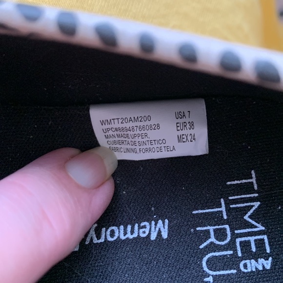 Time and Tru Memory Foam Sneakers - Picture 10 of 10